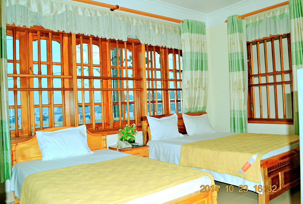 Hoang Ngoc Hotel Dong Khe Sau Екстериор снимка