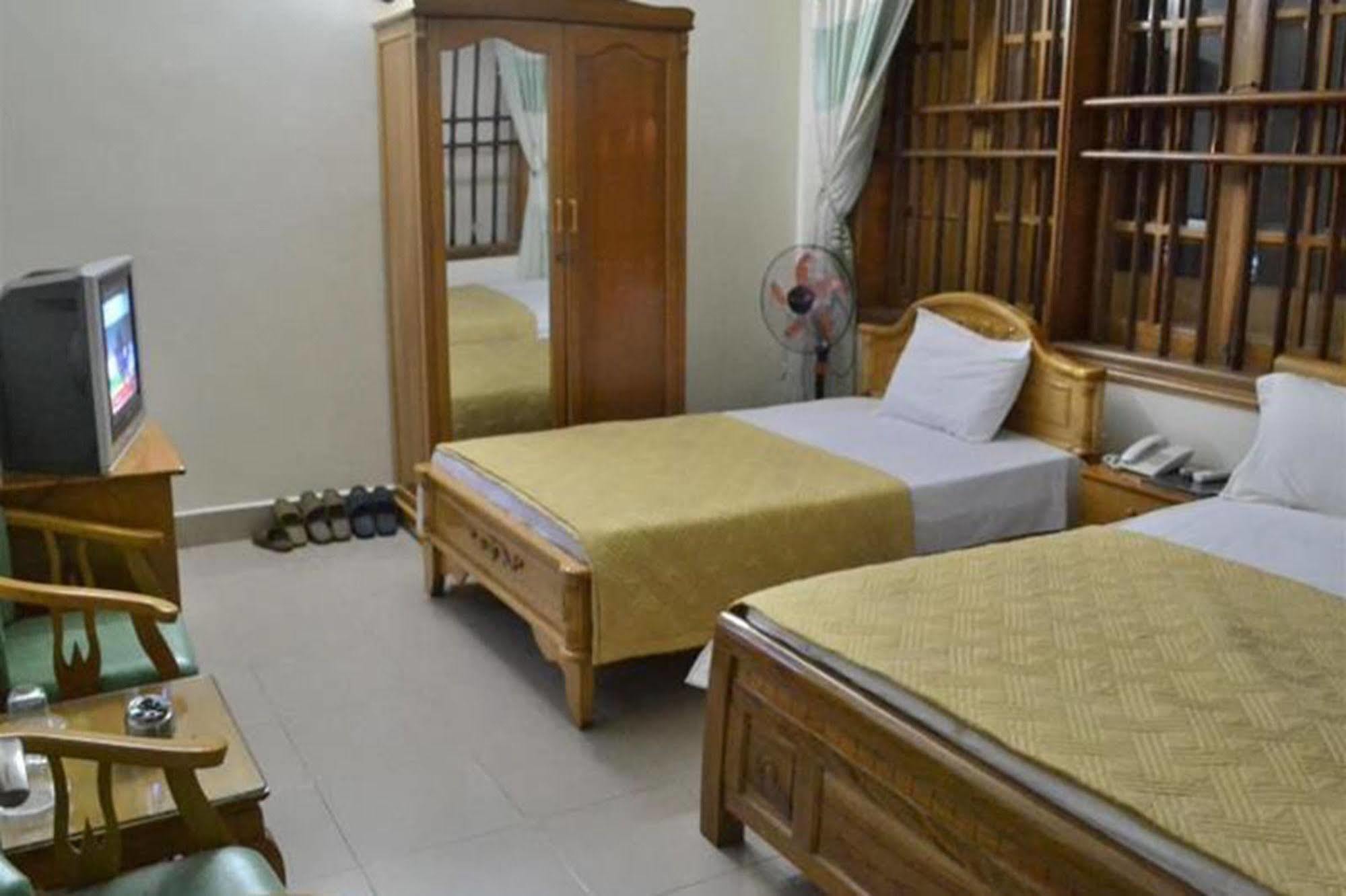 Hoang Ngoc Hotel Dong Khe Sau Екстериор снимка