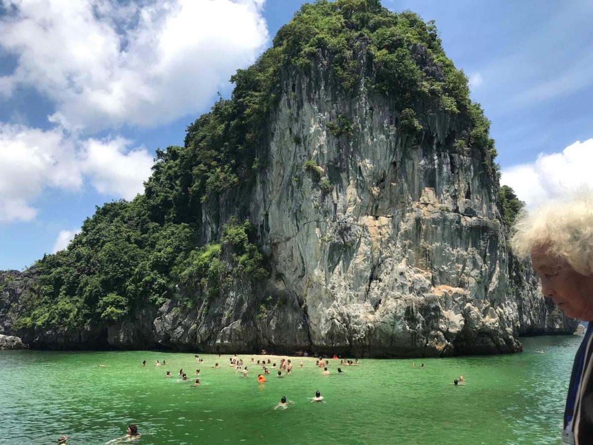 Hoang Ngoc Hotel Dong Khe Sau Екстериор снимка